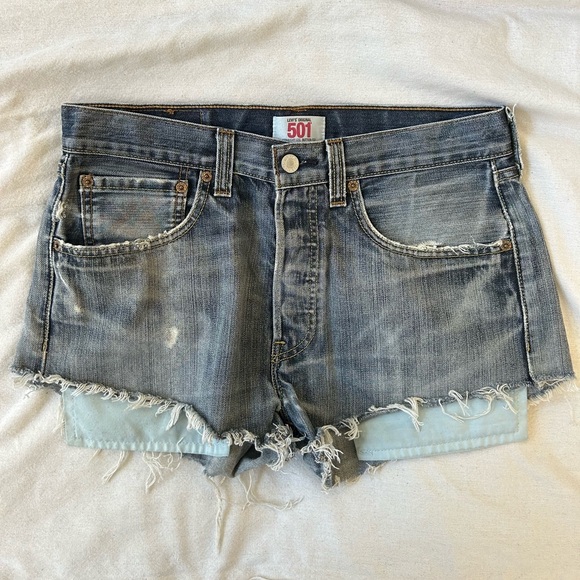 Levi’s Denim 501 Jean Cutoff Short - Picture 1 of 4
